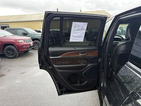 Used 2023 Jeep Grand Cherokee Summit w/ Adv Protech Group IV AWD/4WD image 44
