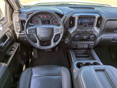 Used 2022 Chevrolet Silverado 1500 LT Trail Boss w/ Convenience Package II image 16