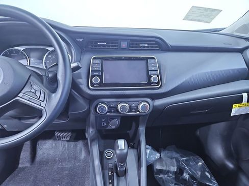 New 2025 Nissan Kicks Play S image 17