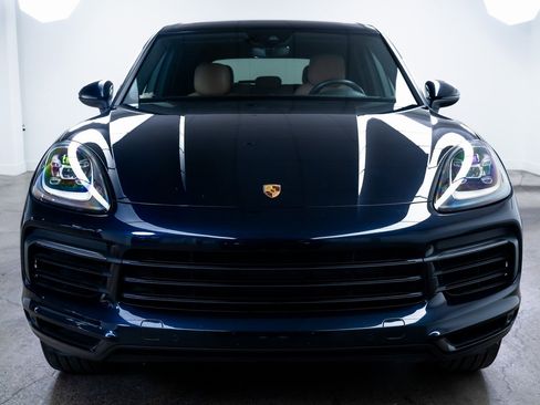 Used 2020 Porsche Cayenne image 2
