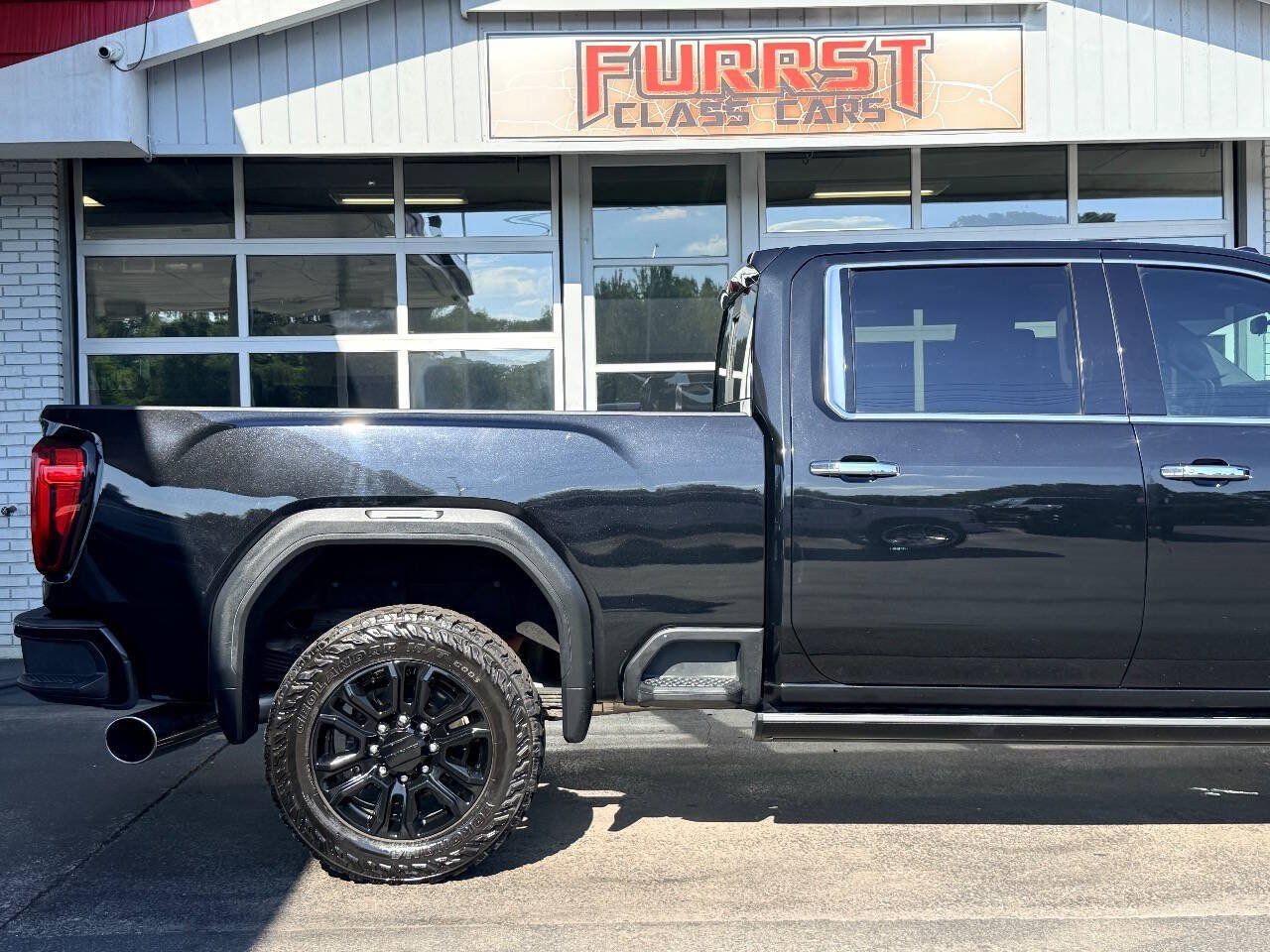 Used 2021 GMC Sierra 2500 Denali w/ Denali Black Diamond Edition AWD/4WD image 11