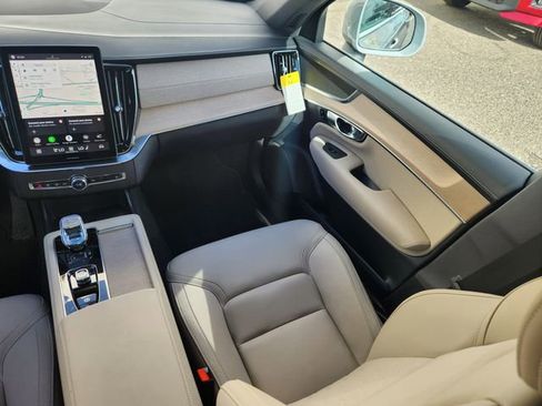 Certified 2025 Volvo XC90 B5 Core w/ Protection Package Premier image 12