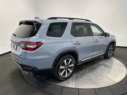 Used 2024 Honda Pilot Touring image 7