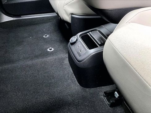 Used 2024 Nissan Ariya EVOLVE+ image 15