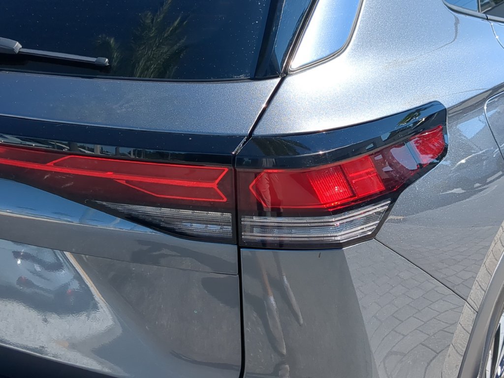 Certified 2026 Volkswagen Tiguan S FWD image 8