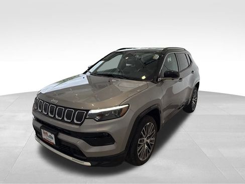 Used 2022 Jeep Compass Limited w/ Elite Group image 8