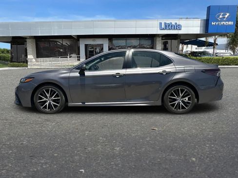 Used 2023 Toyota Camry SE FWD image 6