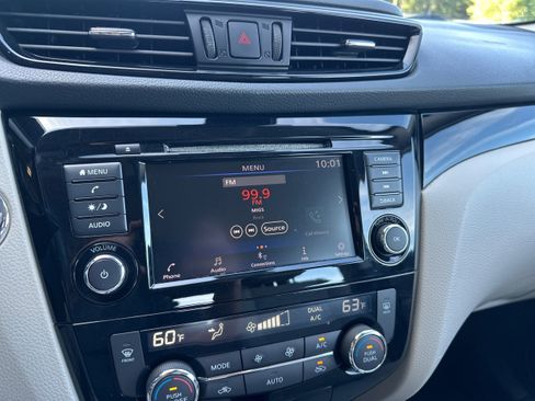 Used 2019 Nissan Rogue Sport SV AWD/4WD image 14