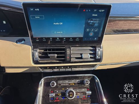 Used 2023 Lincoln Navigator Reserve image 21