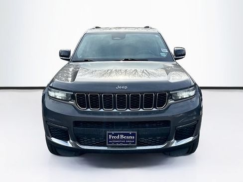 Used 2023 Jeep Grand Cherokee L Limited AWD/4WD image 2