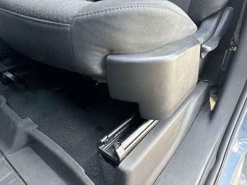 Used 2022 Chevrolet Silverado 1500 Custom RWD image 14