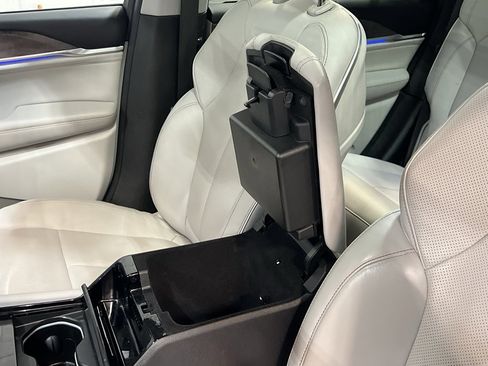 Used 2023 Jeep Grand Cherokee Overland w/ Adv Protech Group III image 18