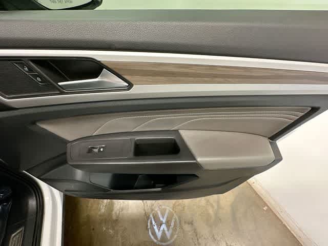 Used 2023 Volkswagen Atlas SEL AWD/4WD image 22