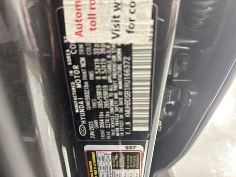 Used 2024 Genesis GV80 2.5T AWD/4WD image 36