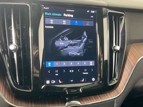 Used 2023 Volvo XC60 B5 Plus w/ Protection Package Premier image 16