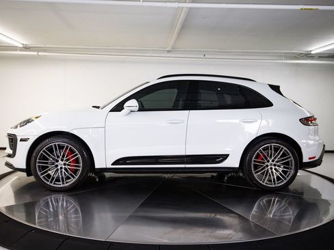 Certified 2025 Porsche Macan S AWD/4WD image 3