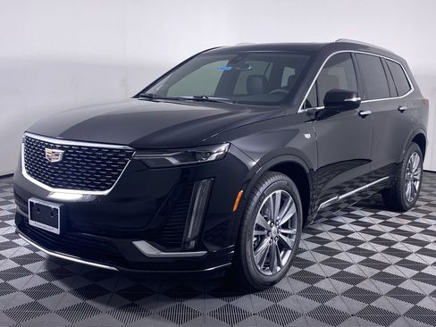 New 2025 Cadillac XT6 Premium Luxury AWD/4WD image 19