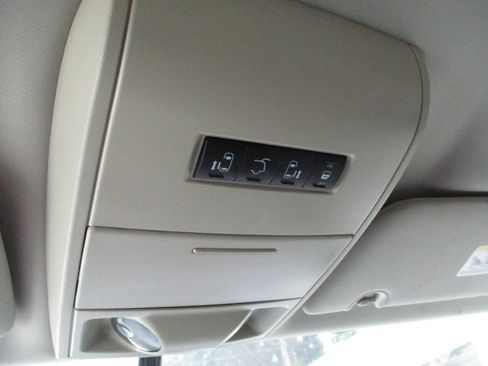 Used 2016 Dodge Grand Caravan SXT w/ Rear Park Assist Package FWD image 29