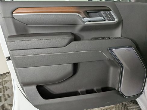 New 2025 GMC Sierra 3500 Denali w/ Denali Reserve Package image 15