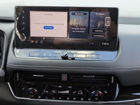 Certified 2025 Nissan Rogue SL w/ SL Premium Package FWD image 19