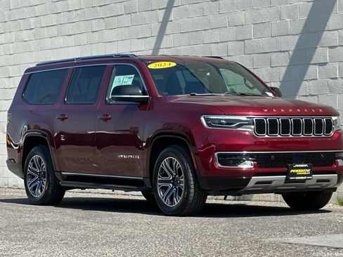 Used 2024 Jeep Wagoneer L Series II RWD image 1