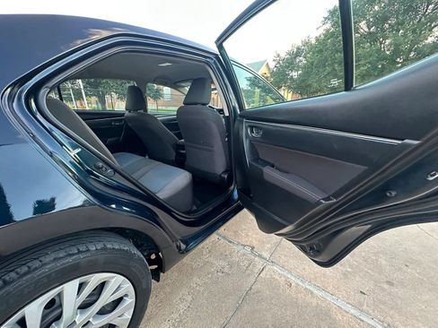 Used 2019 Toyota Corolla LE FWD image 19