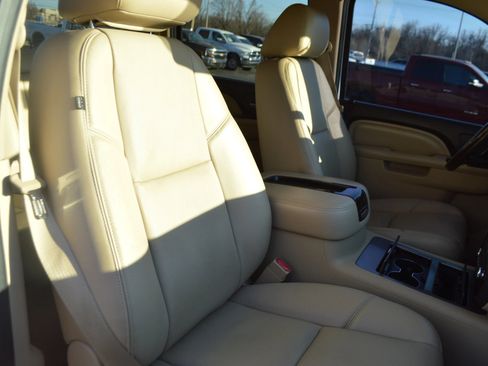 Used 2013 GMC Sierra 2500 Denali AWD/4WD image 24