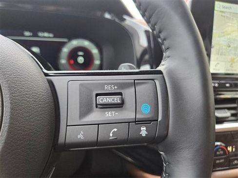 Used 2024 Nissan Pathfinder Platinum image 28