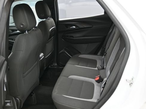 Used 2025 Chevrolet TrailBlazer LT AWD/4WD image 35
