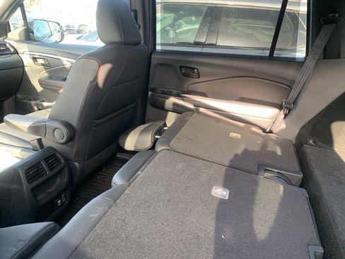 Used 2023 Honda Passport TrailSport image 19