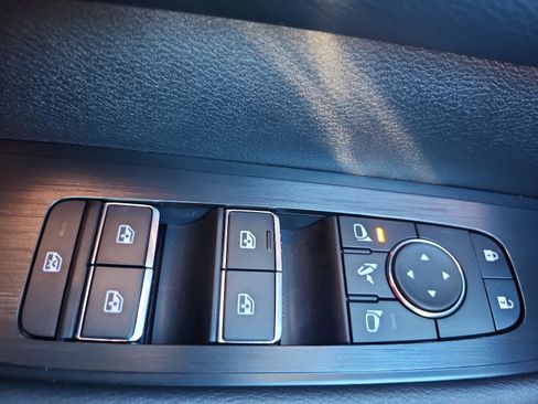 Used 2025 Nissan Armada Platinum image 23