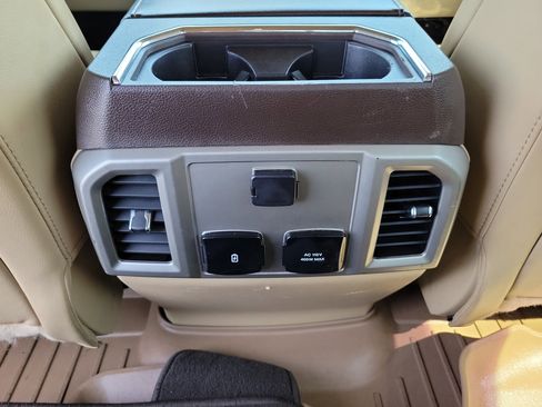 Used 2019 Ford F150 Lariat image 12