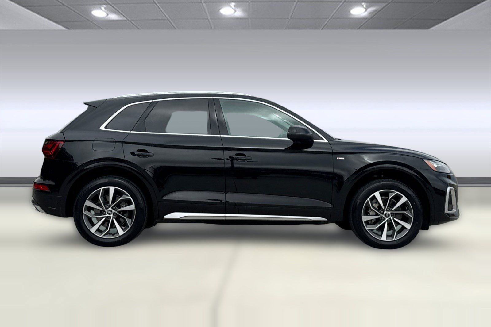 Used 2022 Audi Q5 2.0T Premium Plus w/ Premium Plus Package AWD/4WD image 7