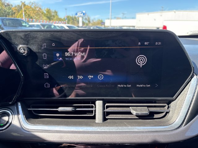 Used 2025 Chevrolet Trax ACTIV w/ Sunroof Package FWD image 16