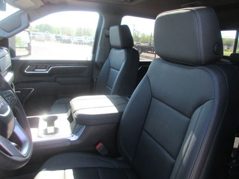 New 2026 GMC Sierra 2500 SLT w/ SLT Premium Package AWD/4WD image 12