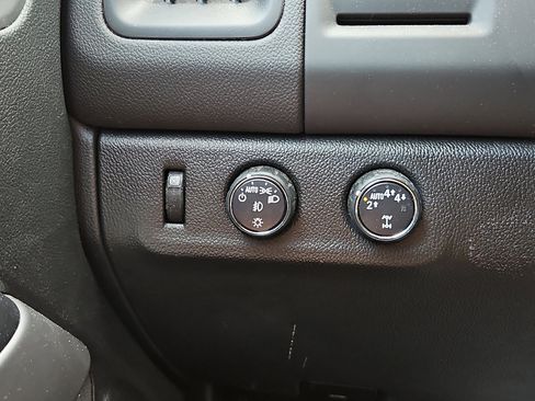 Used 2020 Chevrolet Colorado LT w/ Safety Package AWD/4WD image 24