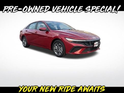 Used 2024 Hyundai Elantra SEL image 1