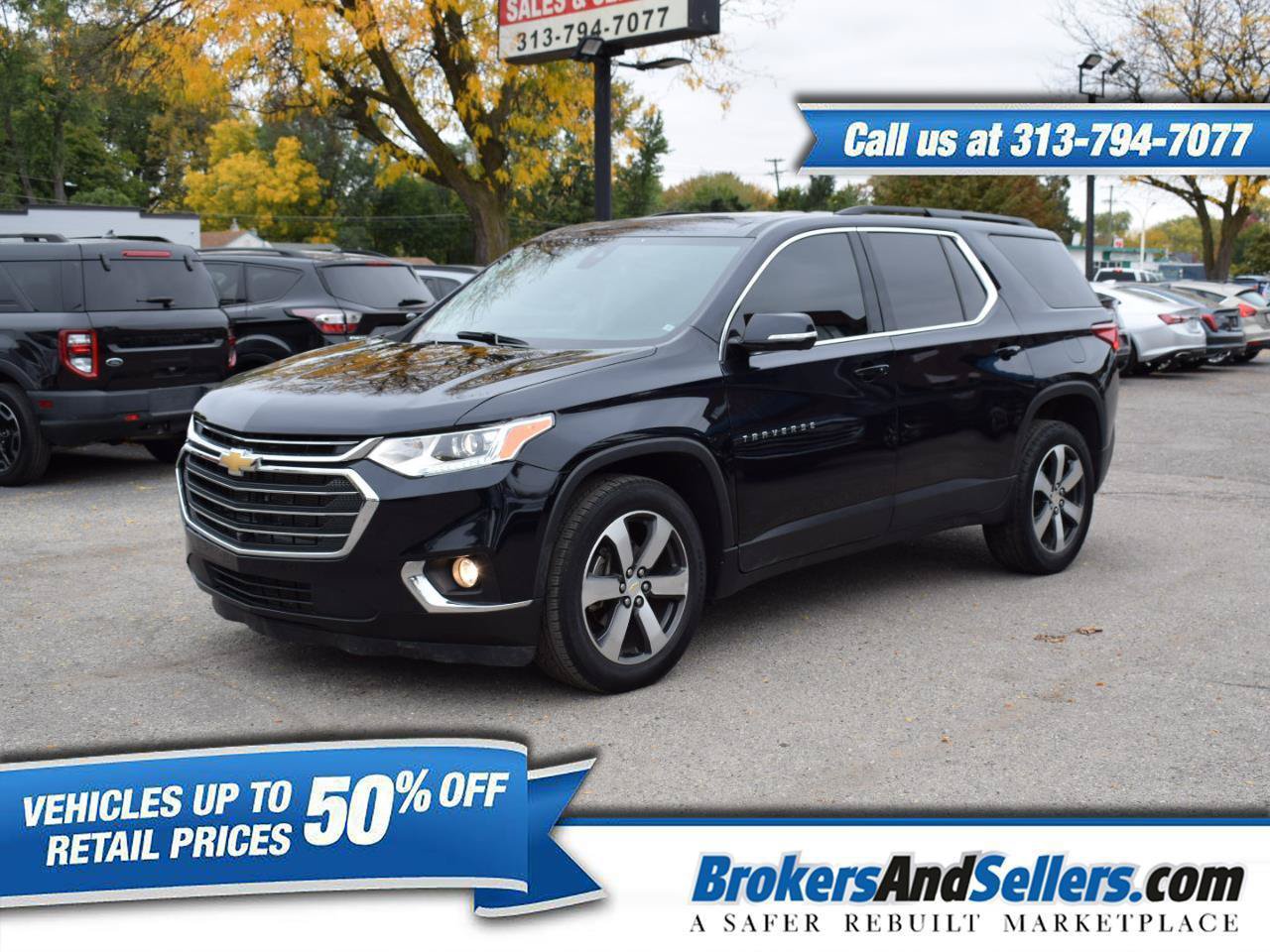 Used 2020 Chevrolet Traverse LT w/ LT Premium Package FWD image 1