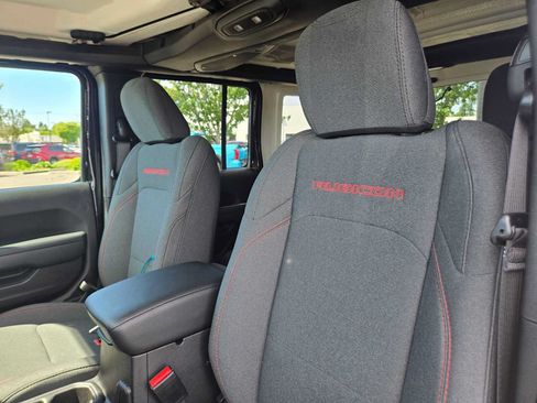 Used 2026 Jeep Wrangler Unlimited Rubicon AWD/4WD image 23