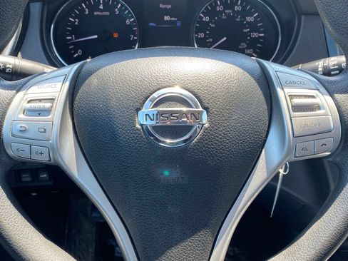 Used 2016 Nissan Rogue S AWD/4WD image 23