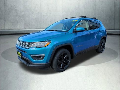 Used 2017 Jeep Compass Latitude AWD/4WD image 1