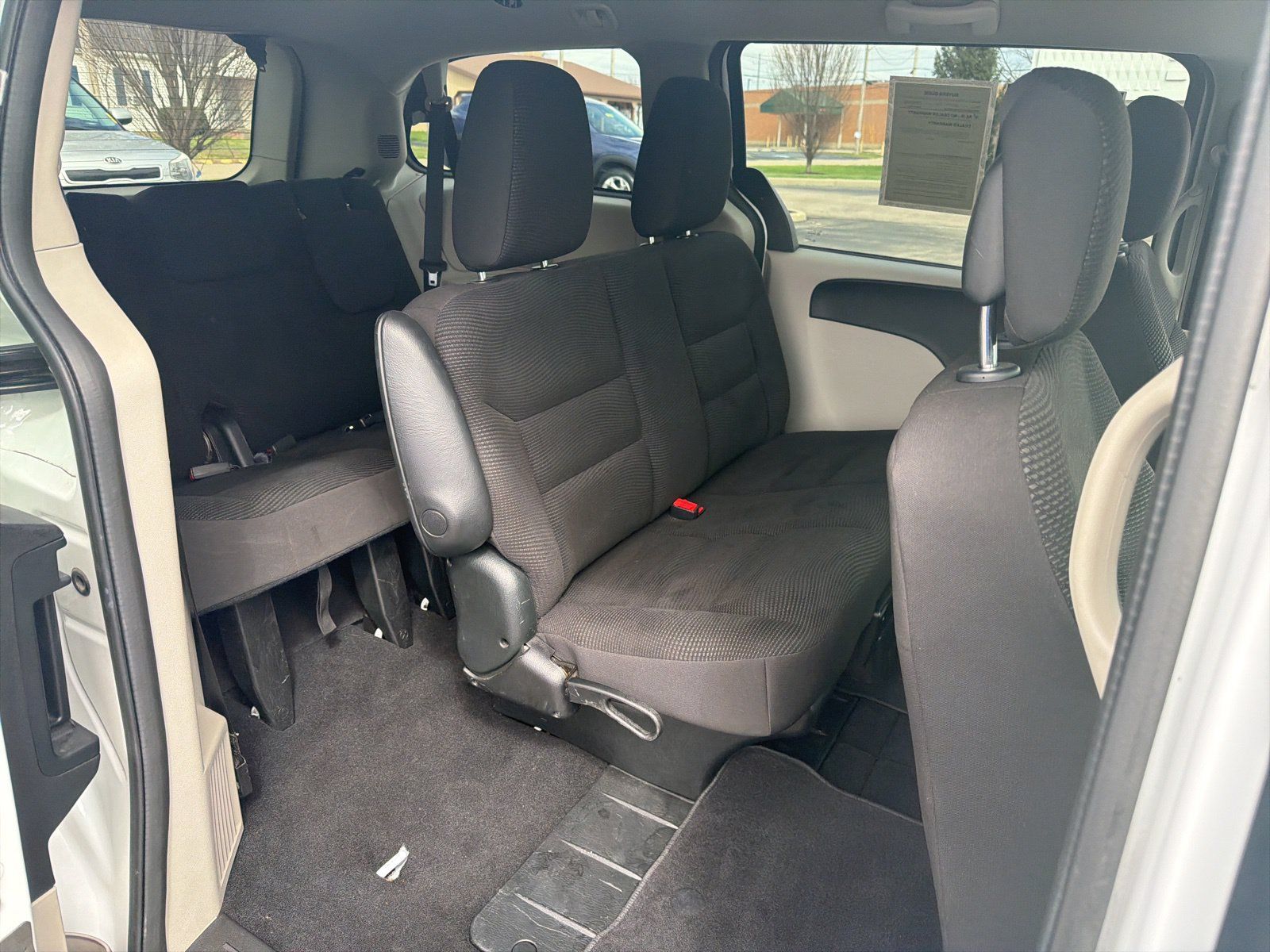 Used 2020 Dodge Grand Caravan SE FWD image 26