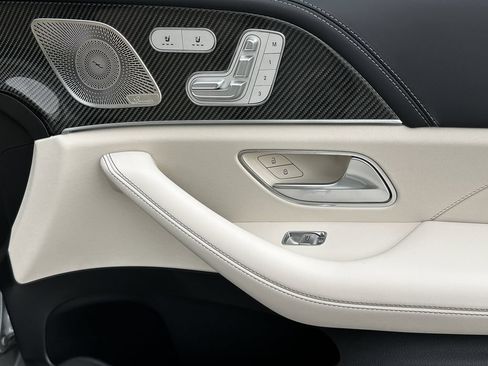 New 2026 Mercedes-Benz GLS 63 AMG 4MATIC image 18