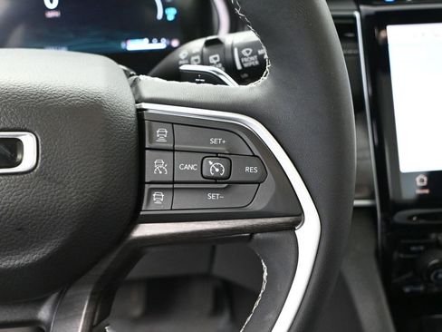 Used 2022 Jeep Grand Cherokee Limited 4xe image 29