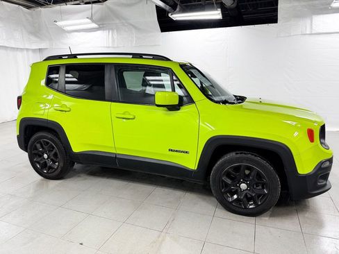 Used 2018 Jeep Renegade Latitude w/ UConnect 8.4 Nav Group image 7