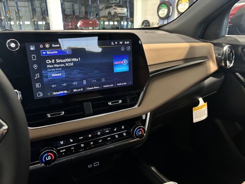 New 2026 Chevrolet Equinox ACTIV w/ Convenience Package III image 25