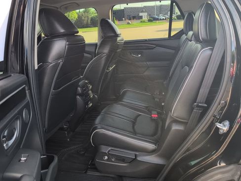 Used 2025 Honda Pilot Elite image 34