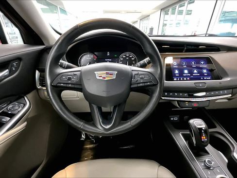 Used 2019 Cadillac XT4 Luxury image 6