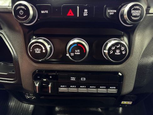 Used 2022 RAM 3500 Tradesman w/ Chrome Appearance Group AWD/4WD image 20