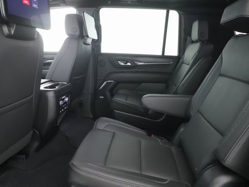 Used 2023 GMC Yukon XL Denali image 30